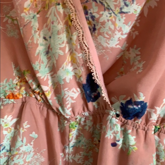 Pink Floral Romper 🌸 - Picture 4 of 5